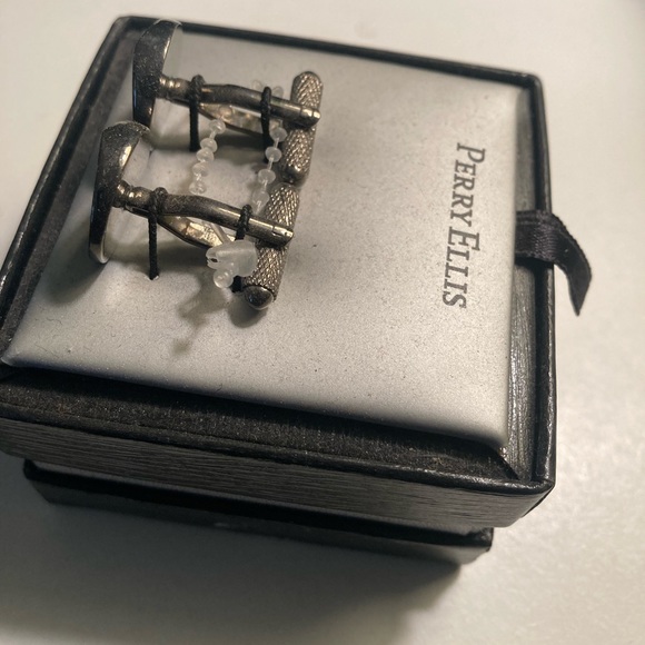 Perry Ellis cufflinks - Picture 3 of 6